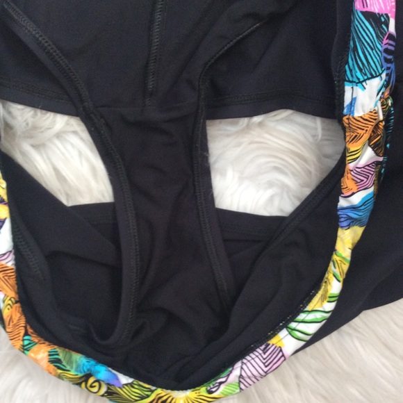 La Blanca by Rod Beattie Tropical Swim Skirt - Picture 5 of 6